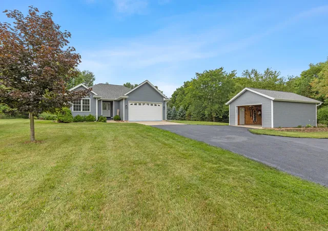 5th image of 1746 Rowden Dr, Hastings, MI 49058 | MLS# 70552459