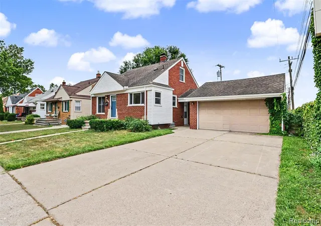 Photo 3 of Sale Pending at 15275 Anne Ave, Allen Park, MI 48101 2613 | MLS# 61025787 | Listing updated on 2026-09-10