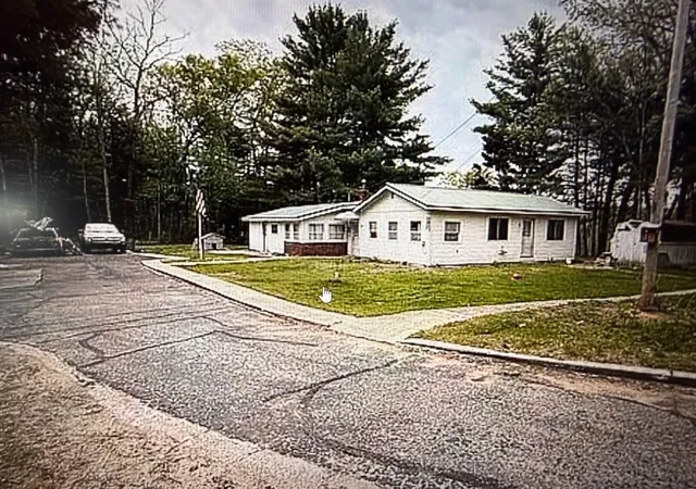 Homes for sale in White Cloud, MI | 3105 N Evergreen Dr, White Cloud, MI 49349 | MLS# 70538837