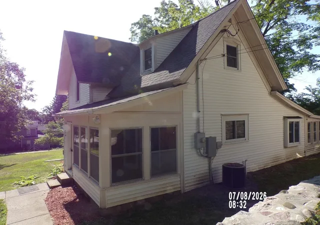 Homes for sale in Big Rapids, MI | 305 W Pine St, Big Rapids, MI 49307 | MLS# 70509659