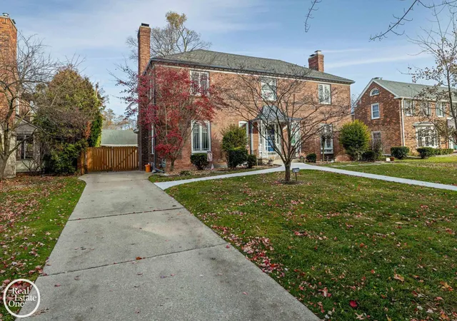 3rd image of 614 Pemberton Rd, Grosse Pointe, MI 48230 | MLS# 50194769