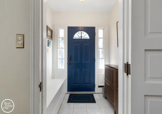 4th image of 614 Pemberton Rd, Grosse Pointe, MI 48230 | MLS# 50194769