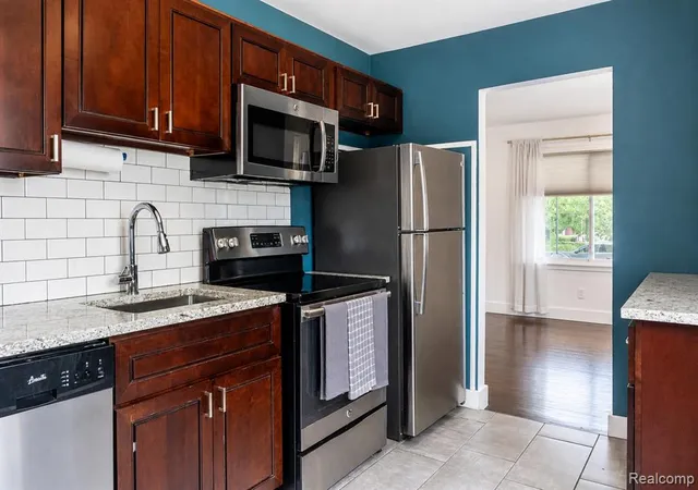 Photo 3 of Sale Pending at 1726 Silman St, Ferndale, MI 48220 2697 | MLS# 61022857 | Listing updated on 2026-10-06