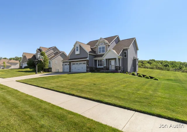 3rd image of 8637 Petoskey St, Kalamazoo, MI 49009 | MLS# 70536154