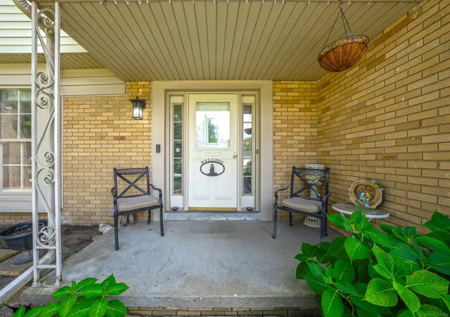 Photo 2 of Single family home for sale at 8916 Tamarack Dr, Shelby Township, MI 48317 | MLS# 50219188 | Listing updated on 2026-08-20
