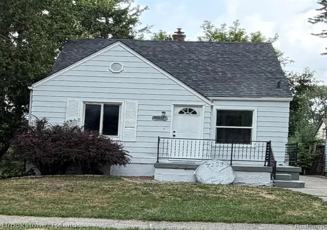 2nd image of 7203 Orchard Ave, Warren, MI 48091 | MLS# 61022177