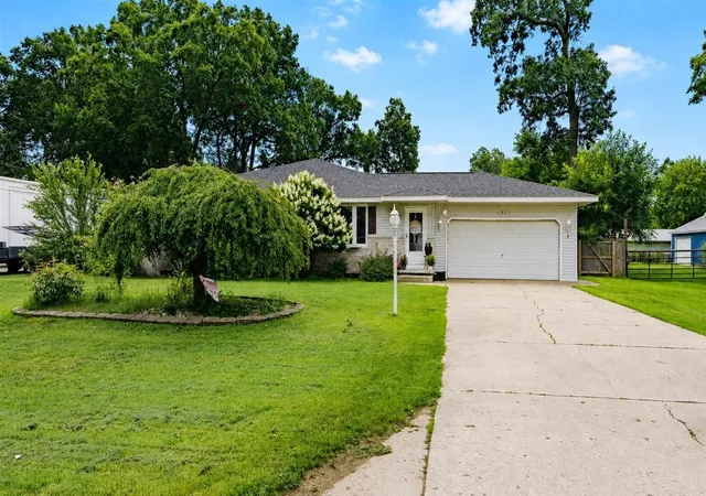 Photo 1 of Sale Pending at 1921 Ora St, Muskegon, MI 49445 | MLS# 70552413 | Listing updated on 2026-08-27