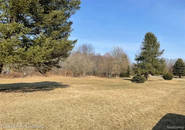 14th image of 835 Adams Rd, Milford, MI 48381 | MLS# 40151459