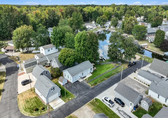 3rd image of 450 Sycamore Dr, Coldwater, MI 49036 | MLS# 70522236