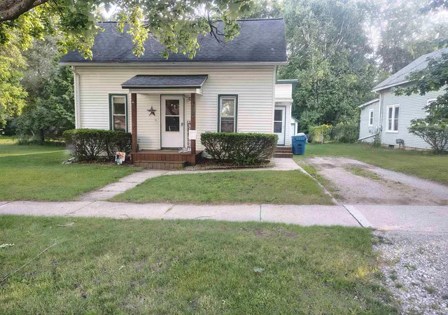 Homes for sale in Vassar, MI | 119 Spruce St, Vassar, MI 48768 | MLS# 50212193