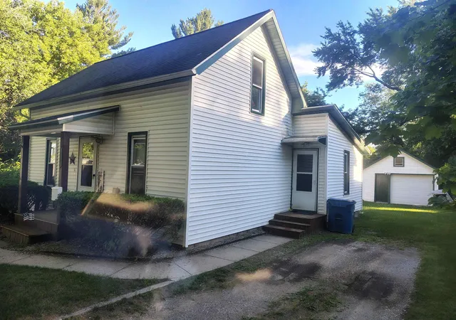 Homes for sale in Vassar, MI | 119 Spruce St, Vassar, MI 48768 | MLS# 50212193