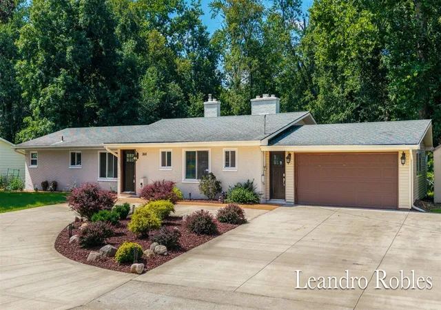 1st image of 3841 Wedgewood Dr, Wyoming, MI 49519 | MLS# 70554140