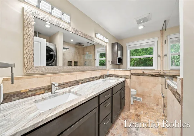 5th image of 3841 Wedgewood Dr, Wyoming, MI 49519 | MLS# 70554140