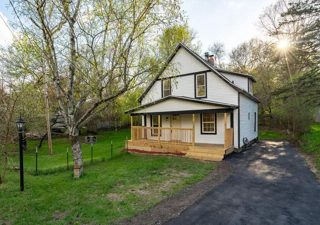 Photo 1 of Sale Pending at 3527 Carlton Ave, Grand Rapids, MI 49525 | MLS# 70527457 | Listing updated on 2026-05-12