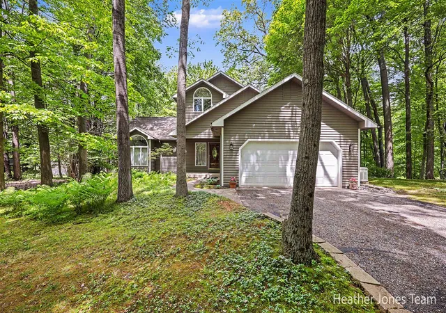 1st image of 10288 Hathaway Dr, Greenville, MI 48838 | MLS# 70541834
