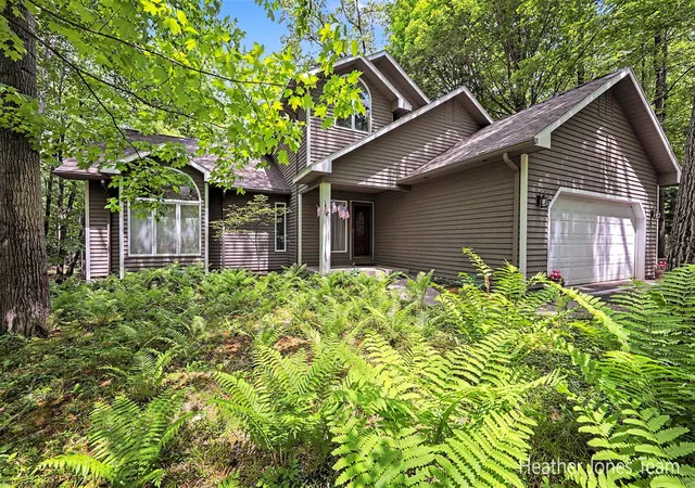 2nd image of 10288 Hathaway Dr, Greenville, MI 48838 | MLS# 70541834