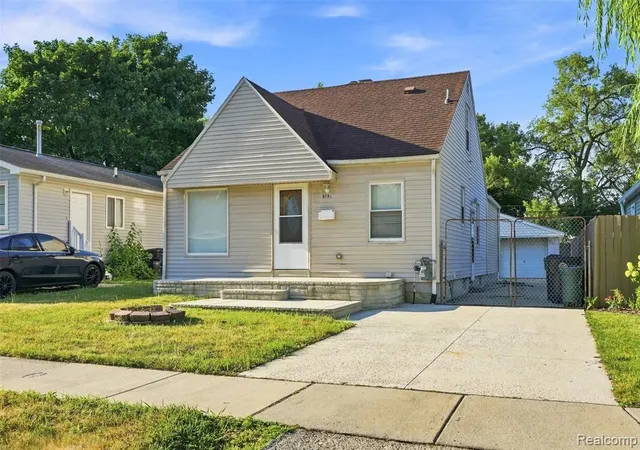 Photo 1 of Single family home for sale at 8781 Albany St, Oak Park, MI 48237 | MLS# 61018937 | Listing updated on 2026-08-09