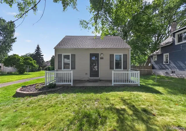 Homes for sale in Westland, MI | 1446 Norris St, Westland, MI 48186 4921 | MLS# 61007619