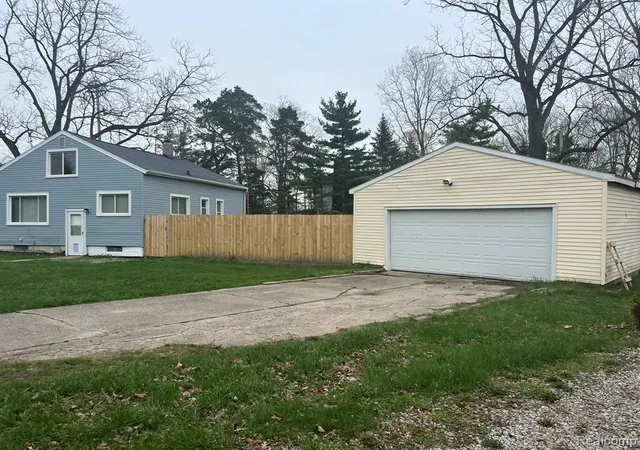 Homes for sale in Lansing, MI | 3021 N Grand River Ave, Lansing, MI 48906 3869 | MLS# 60956378
