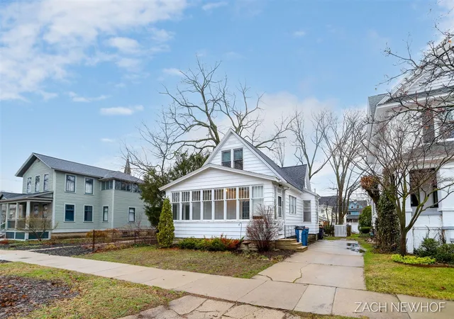 Homes for sale in Holland, MI | 85 W 13th St, Holland, MI 49423 | MLS# 70519624