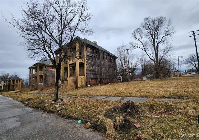 Photo 3 of Multi family home for sale at 3740 Rochester St, Detroit, MI 48206 | MLS# 60198636 | Listing updated on 2026-03-23