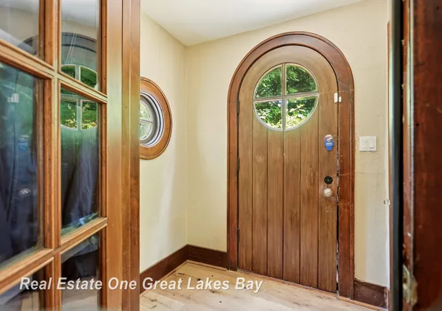 Photo 3 of Single family home for sale at 1841 Gratiot Ave, Saginaw, MI 48602 | MLS# 50219933 | Listing updated on 2026-08-27