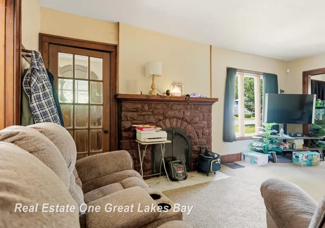 Photo 3 of Single family home for sale at 1841 Gratiot Ave, Saginaw, MI 48602 | MLS# 50219933 | Listing updated on 2026-08-27