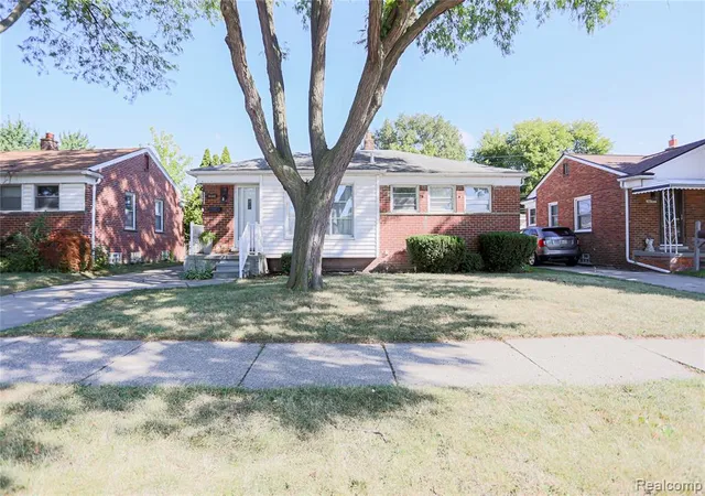 Photo 1 of Single family home for sale at 18441 Frazho Rd, Roseville, MI 48066 4903 | MLS# 61025300 | Listing updated on 2026-09-13
