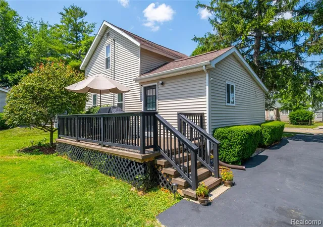 Photo 3 of Sale Pending at 57 N Elm St, Lapeer, MI 48446 2508 | MLS# 61010760 | Listing updated on 2026-08-27