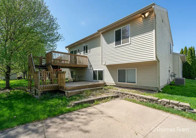 25th image of 698 Silver Brook Dr, Grand Rapids, MI 49548 | MLS# 70529083