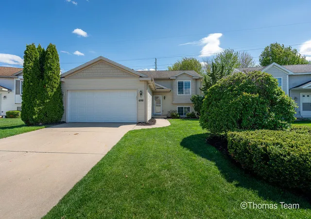 2nd image of 698 Silver Brook Dr, Grand Rapids, MI 49548 | MLS# 70529083
