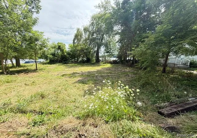 Photo 1 of Sale Pending at 530 Peninsula Dr, Columbiaville, MI 48421 9775 | MLS# 61023948 | Listing updated on 2026-08-31