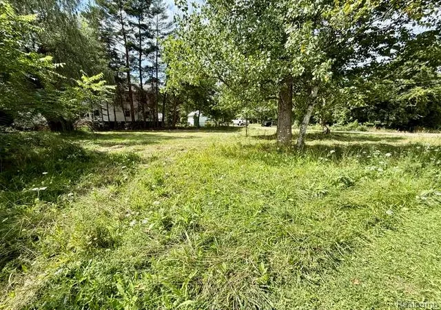 Photo 3 of Sale Pending at 530 Peninsula Dr, Columbiaville, MI 48421 9775 | MLS# 61023948 | Listing updated on 2026-08-31