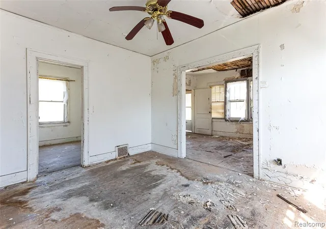 4th image of 2223 Gray St, Detroit, MI 48215 2644 | MLS# 61001969