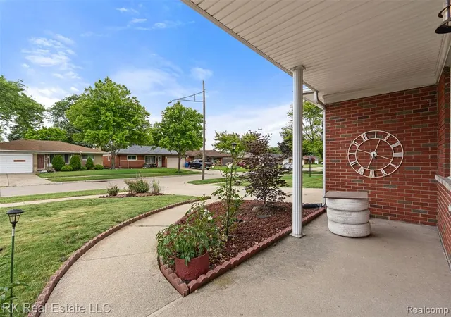 4th image of 28987 James Dr, Warren, MI 48092 5618 | MLS# 61003543