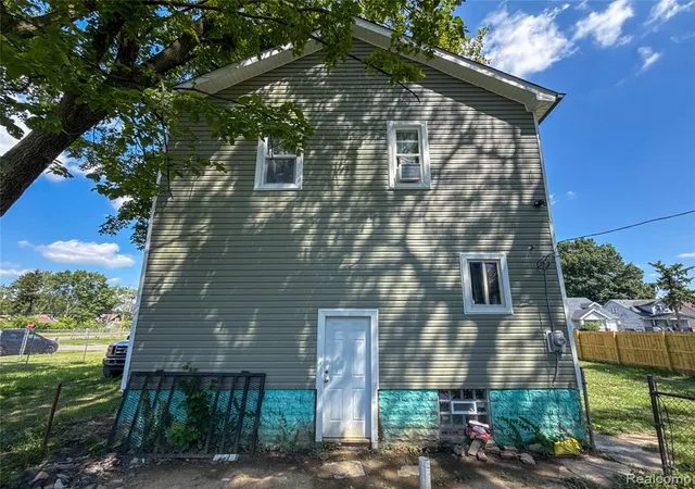 21st image of 13637 Manor St, Detroit, MI 48238 2217 | MLS# 60984403