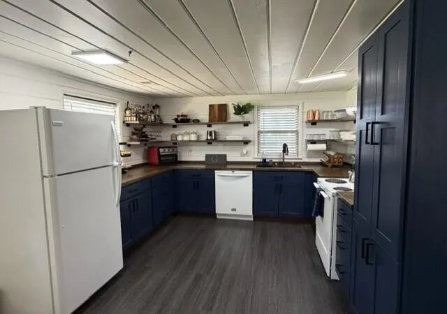 3rd image of 222 Cottage Dr, Prudenville, MI 48651 | MLS# 70553079