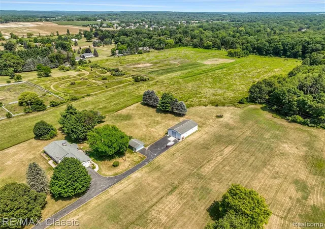 Photo 71 of Sale Pending at 28200 N Dixboro Rd, South Lyon, MI 48178 | MLS# 61017509 | Listing updated on 2026-08-12