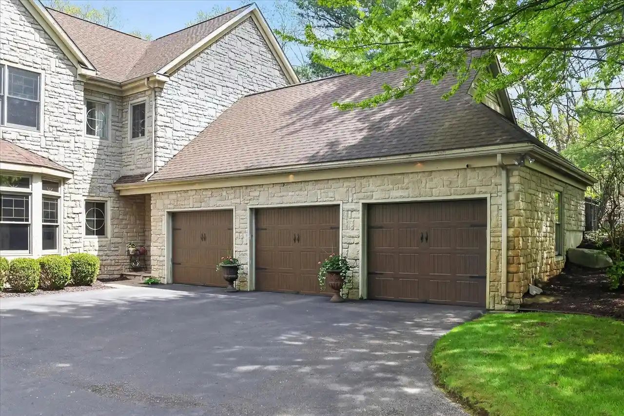 Photo 3 of Single family home for sale at 5069 Mountain Ridge Dr, Ada, MI 49301 | MLS# 70531438 | Listing updated on 2026-10-30