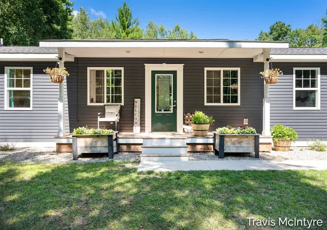 Photo 3 of Single family home for sale at 20392 Gates Rd, Howard City, MI 49329 | MLS# 70554670 | Listing updated on 2026-08-27