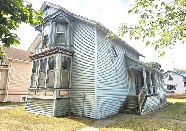 Photo 2 of Single family home for sale at 1113 N Johnson St, Bay City, MI 48708 | MLS# 50219902 | Listing updated on 2026-09-09