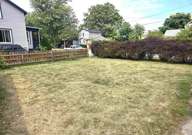 Photo 3 of Single family home for sale at 1113 N Johnson St, Bay City, MI 48708 | MLS# 50219902 | Listing updated on 2026-09-09