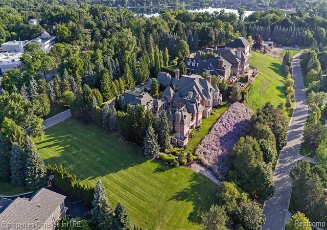 2nd image of 2756 Turtle Bluff Dr, Bloomfield Hills, MI 48302 | MLS# 61020508