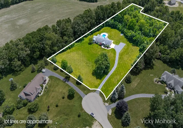 Homes for sale in Hastings, MI | 817 Pheasant Ridge Dr, Hastings, MI 49058 | MLS# 70540345