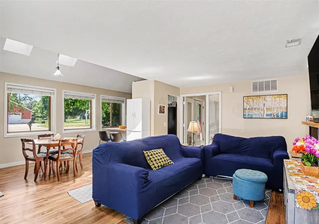 Photo 4 of Sale Pending at 813 Tierra St, Grand Rapids, MI 49508 | MLS# 70539151 | Listing updated on 2026-08-22