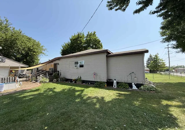 Photo 3 of Single family home for sale at 405 Mcgraw St, Bay City, MI 48708 | MLS# 50216775 | Listing updated on 2026-07-31