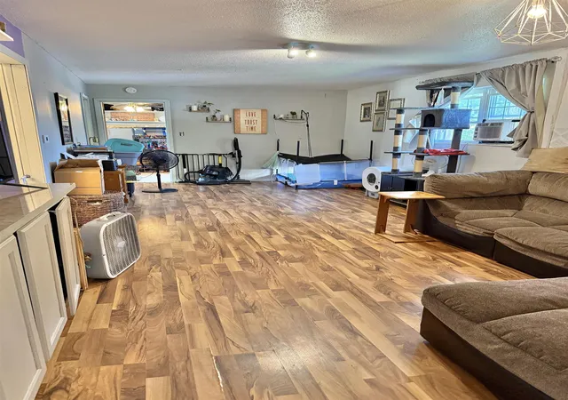 Photo 4 of Single family home for sale at 405 Mcgraw St, Bay City, MI 48708 | MLS# 50216775 | Listing updated on 2026-09-29
