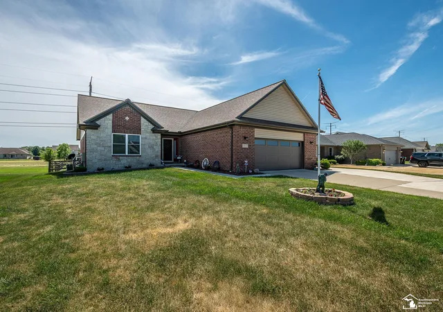 Homes for sale in Monroe, MI | 5019 Skylark Dr, Monroe, MI 48161 | MLS# 50212005