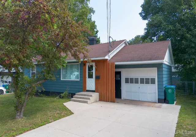 33rd image of 1508 Lincoln Ave, Marquette, MI 49855 | MLS# 50219526