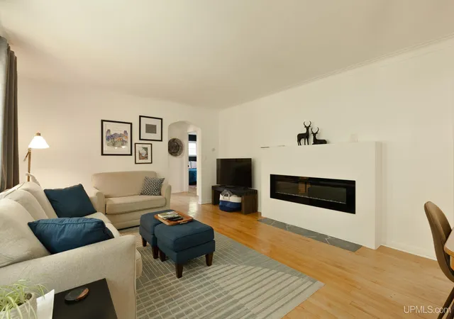 3rd image of 1508 Lincoln Ave, Marquette, MI 49855 | MLS# 50219526